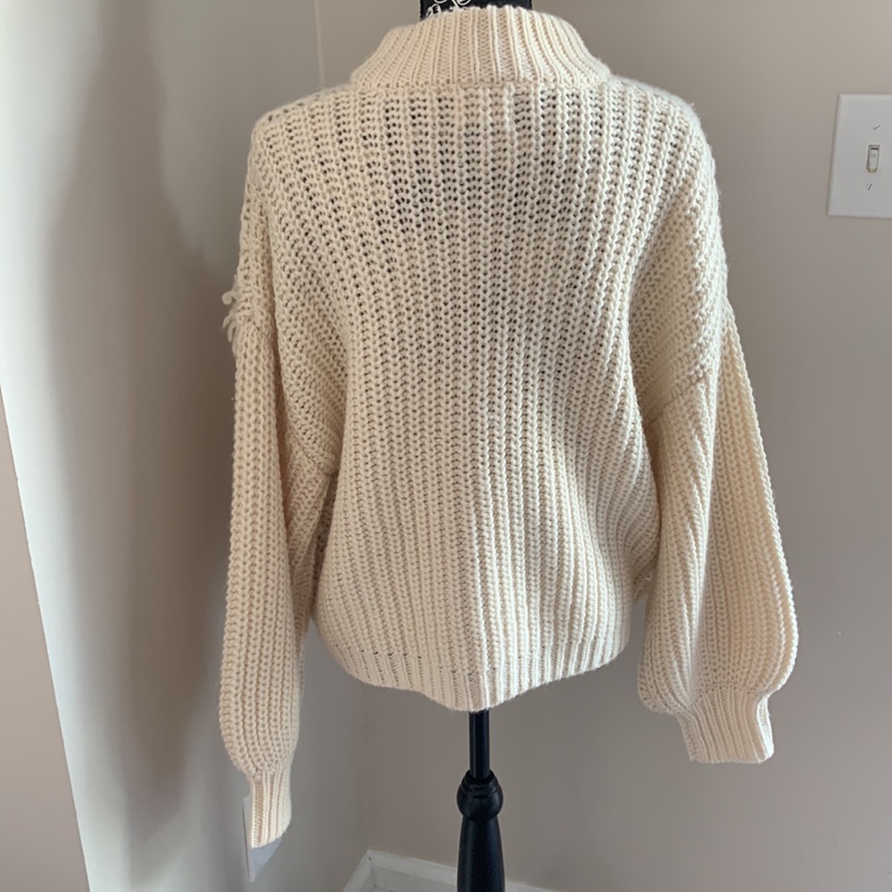 Universal Thread sweater - Picture 2 of 2